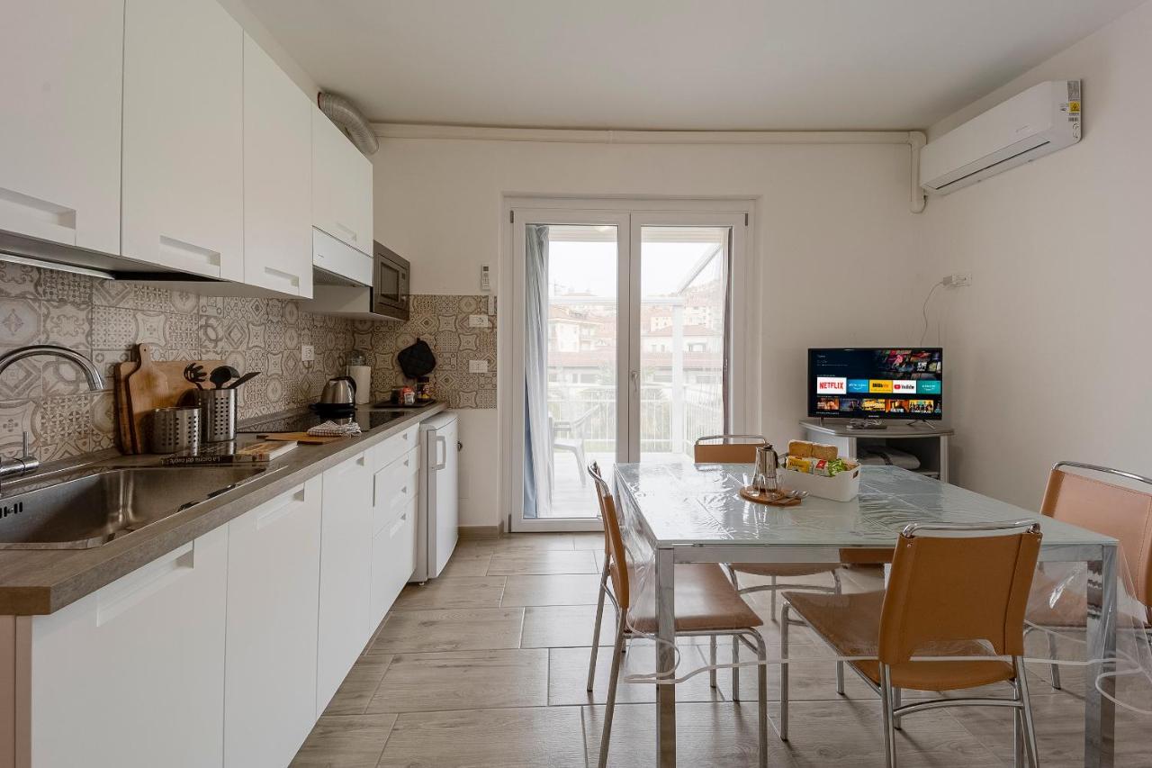 Il Gattino Di Porto - Apt 5 - Bilocale Terrazzo Piscina インペリア エクステリア 写真